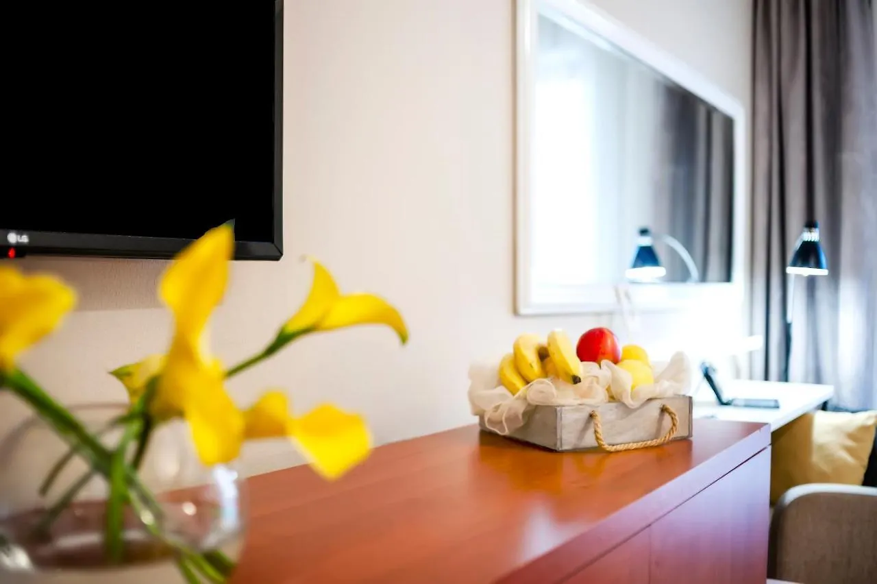 Villa Milli B&B روفينج 3*,